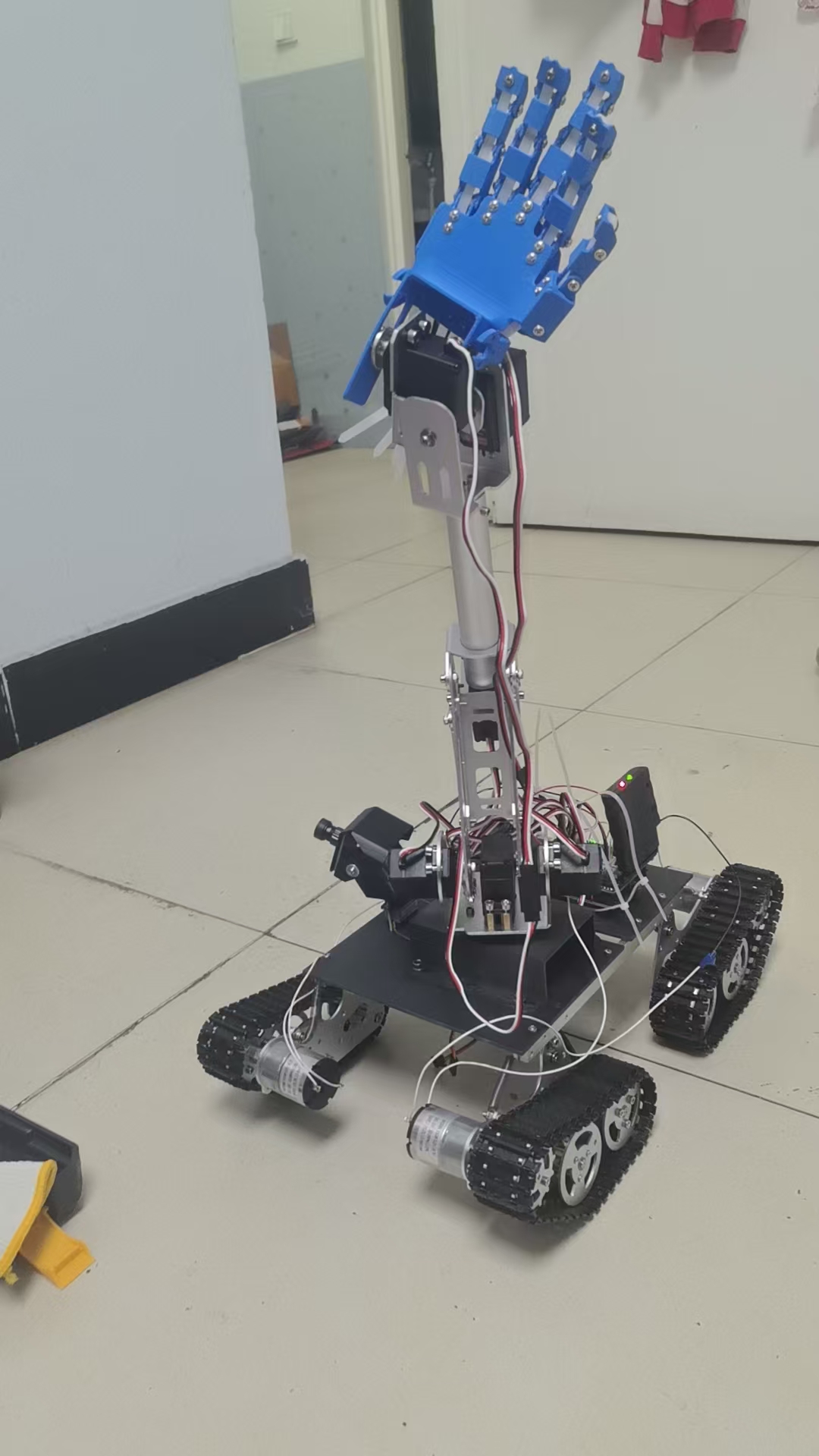 AI月石采集车与3D打印仿生手